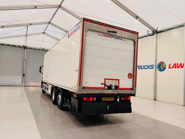 Iveco Stralis 310 AT 6×2 Box Van