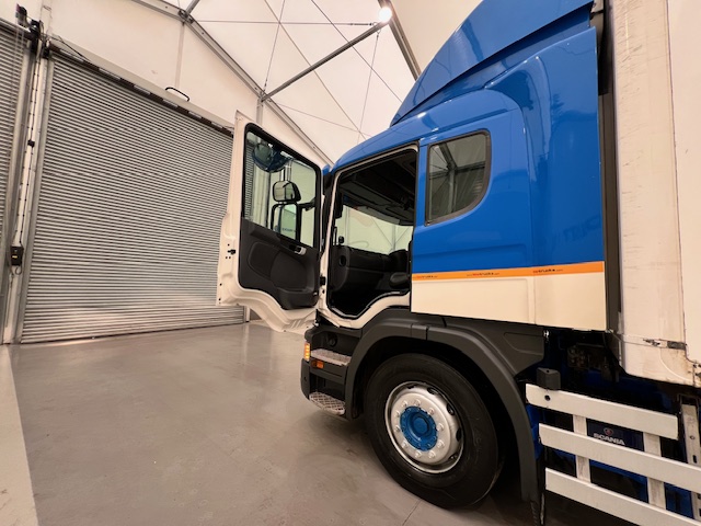Scania P250 4×2 Sleeper Cab Fridge Box