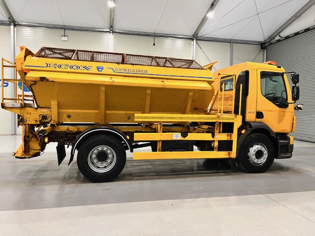 Volvo FE 240 4×2 Day Cab Gritter