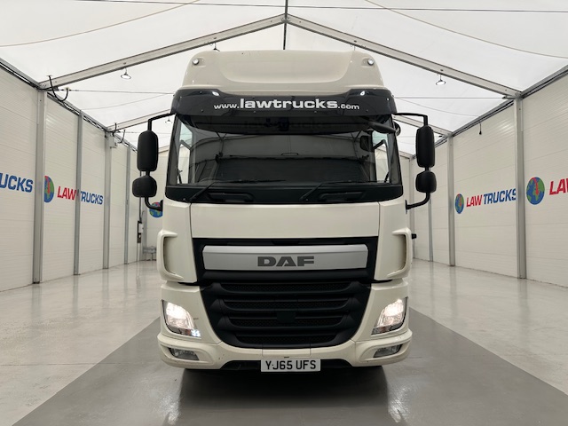 DAF CF 310 Sleeper Cab Curtainsider
