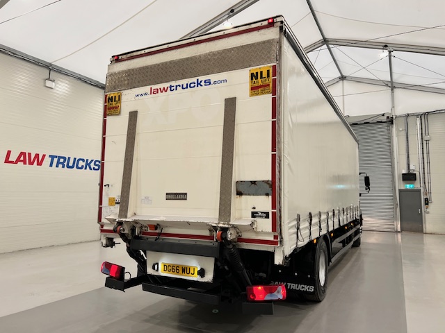 MAN TGM 18.250 4×2 Sleeper Cab Curtainsider