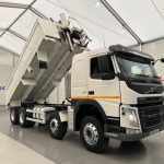 Volvo FM 410 8×4 Sleeper Cab Tar Spec Tipper - thumbnail