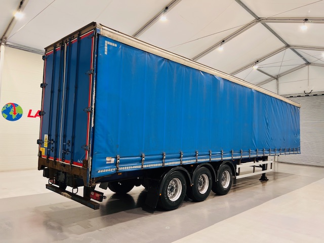 SDC Tri Axle Curtainsider Trailer