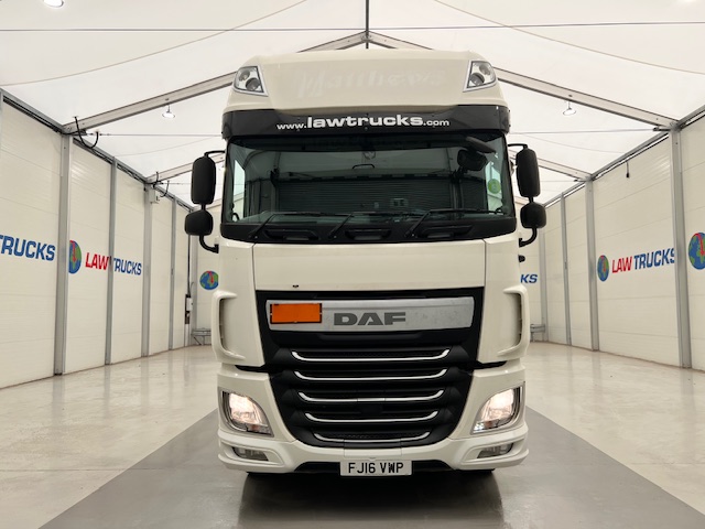 DAF XF 460 4×2 Super Space Cab Tractor Unit