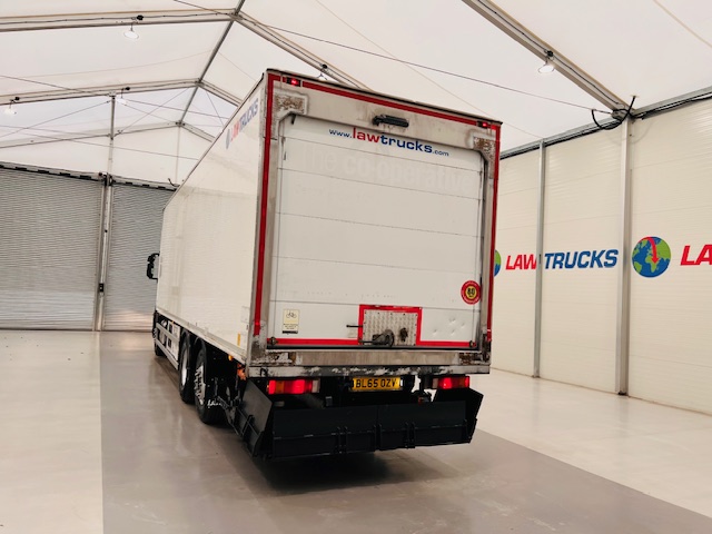 Iveco Stralis 310 AT 6×2 Fridge Box