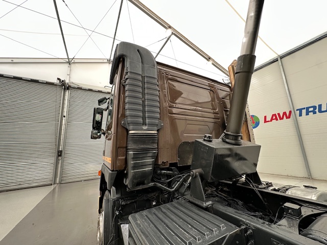 Volvo FM9 300 6×4 Sleeper Cab Tipper Manual