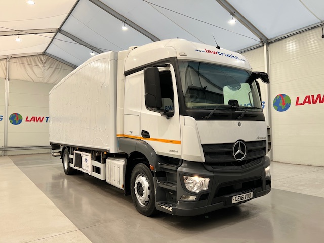 Mercedes Actros 1824 4×2 Sleeper Cab Fridge Box