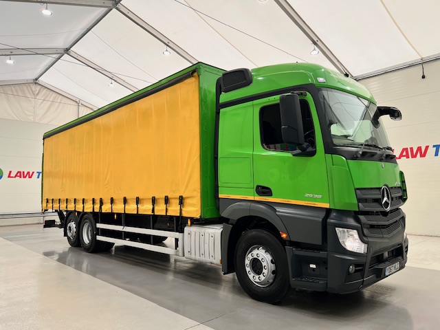 Mercedes Actros 2536 6×2 Sleeper Cab Curtainsider