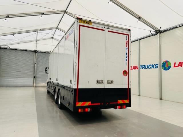 Mercedes 2543 6×2 10 Tyre Rear Lift Sleeper Cab Box Van