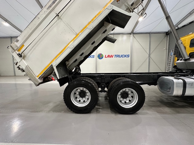 Volvo FM 300 6×4 Day Cab Tipper