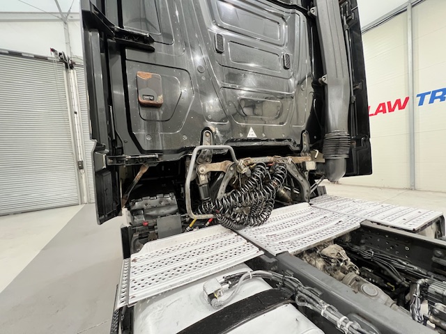 Mercedes Actros 2545 6×2 Midlift Tractor Unit