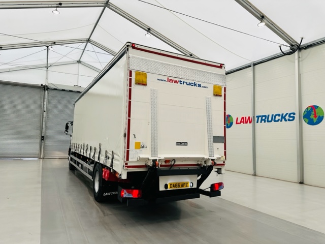 MAN TGM 18.250 Sleeper Cab Curtainsider
