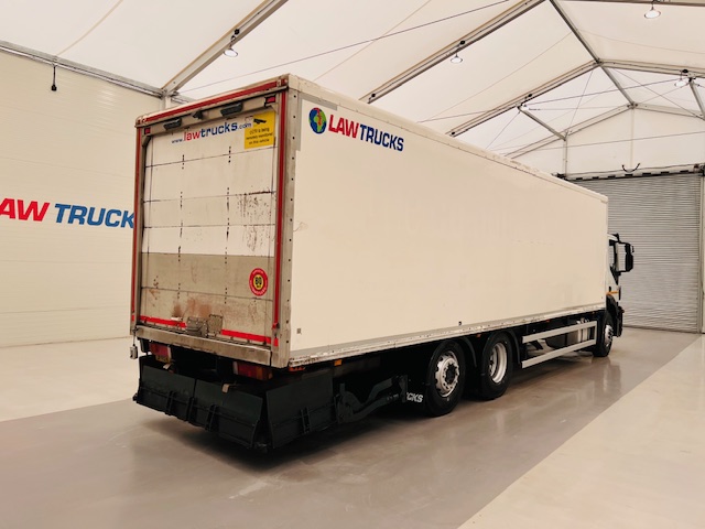 Iveco Stralis 310 AT Euro 6 6×2 Box Van