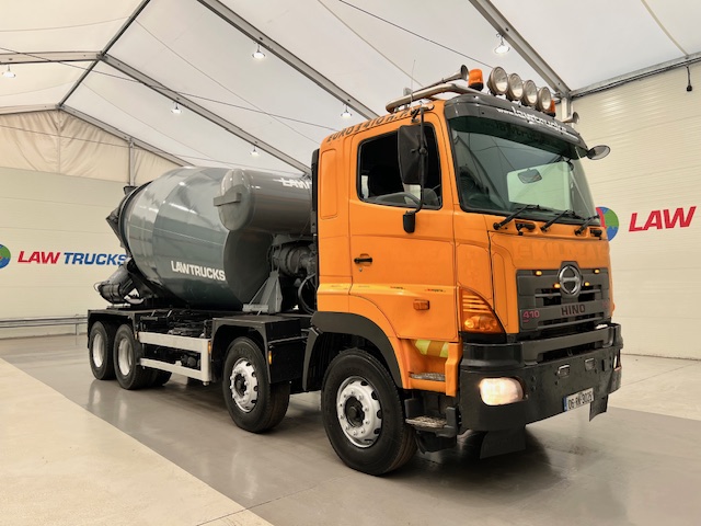 Hino 700 3241 8×4 Cement Mixer