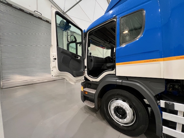 Scania P250 4×2 Sleeper Cab Fridge Box