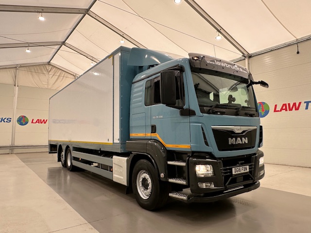 MAN TGS 26.360 6×2 Sleeper Cab Insulated Box Van