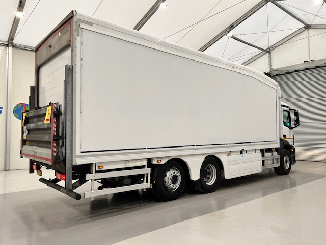 Mercedes Antos 2540 6×2 Rear Lift Day Cab Fridge Box