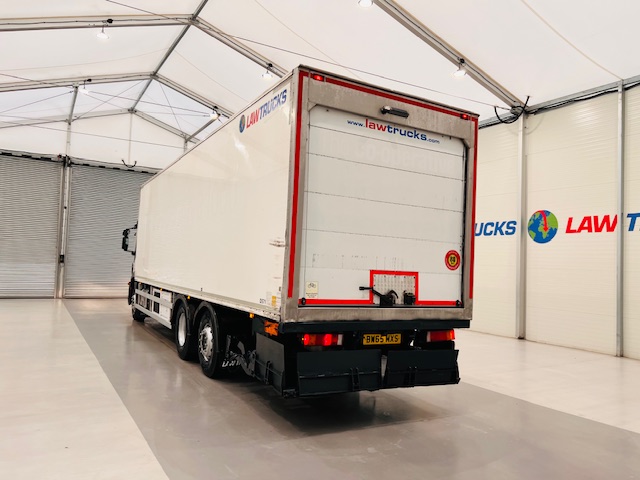 Iveco Stralis 310 AT 6×2 Box Van