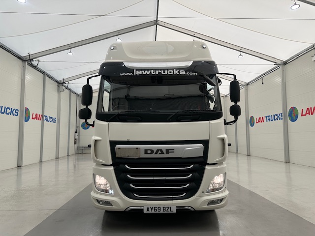 DAF CF 450 6×2 Space Cab Tractor Unit