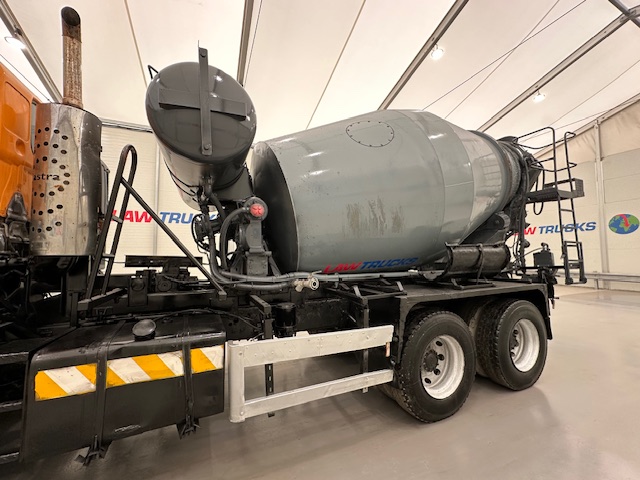 Hino 700 3241 8×4 Cement Mixer