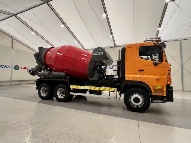 Hino 700 2813 6×4 Cement Mixer