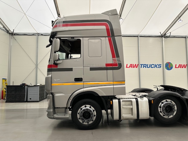 DAF XF 530 6×2 Midlift Tractor Unit