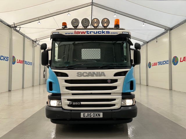 Scania P250 4×2 Day Cab Skip Loader