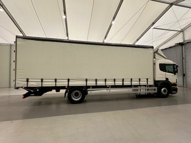 Scania P230 4×2 Sleeper Cab Curtainsider Manual