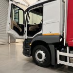 Mercedes Actros 1824 4×2 Sleeper Cab Curtainsider - thumbnail