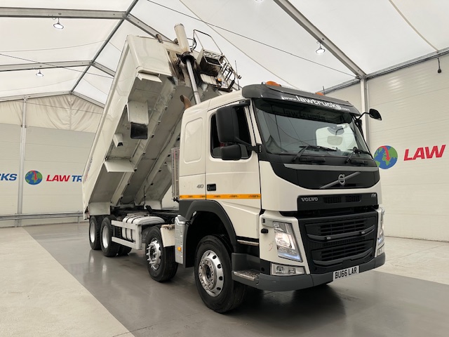Volvo FM 410 8×4 Sleeper Cab Tar Spec Tipper