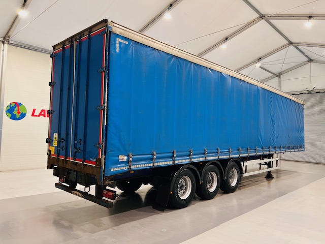 SDC Tri Axle Curtainsider Trailer