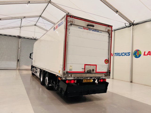 Iveco Stralis 310 AT 6×2 Fridge Box