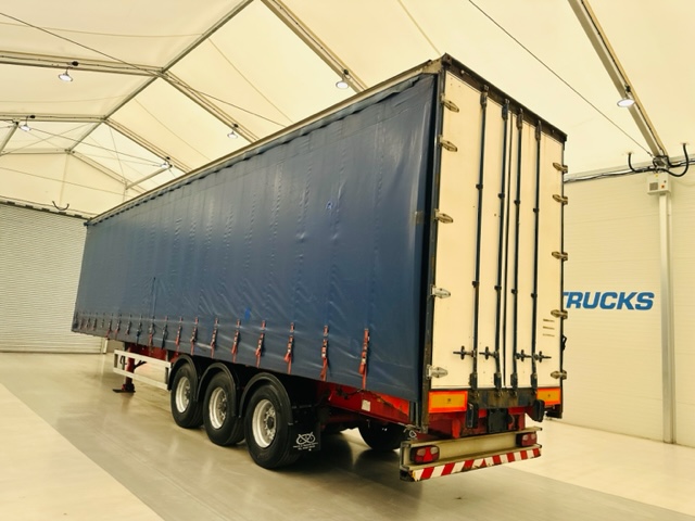 Montracon Tri Axle Curtainsider Trailer