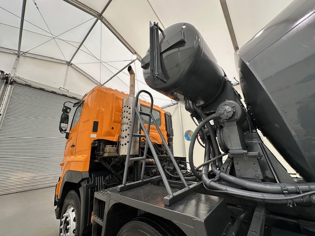 Hino 700 3241 8×4 Cement Mixer