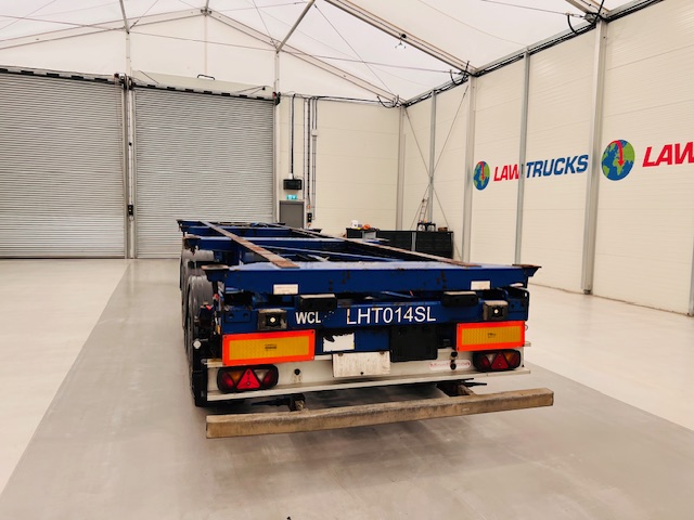 Montracon Tri Axle Sliding Skeletal Trailer BPW
