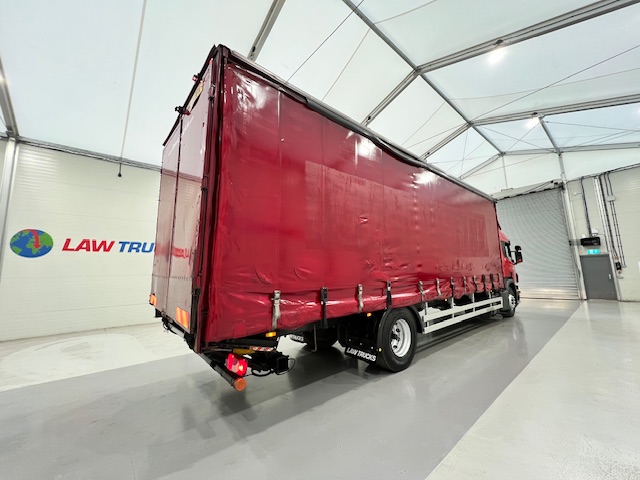 Scania P230 4×2 Sleeper Cab Curtainsider