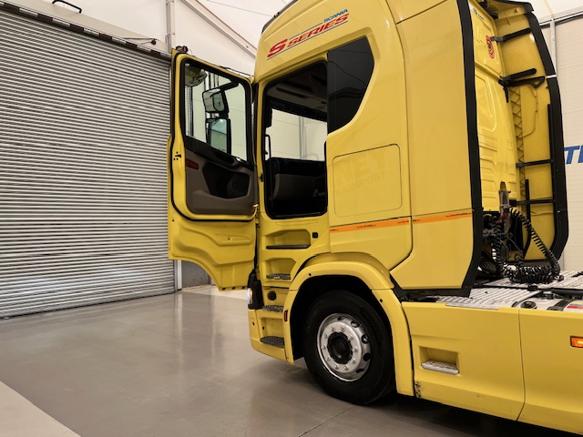 Scania S450 6×2 Midlift Highline Tractor Unit