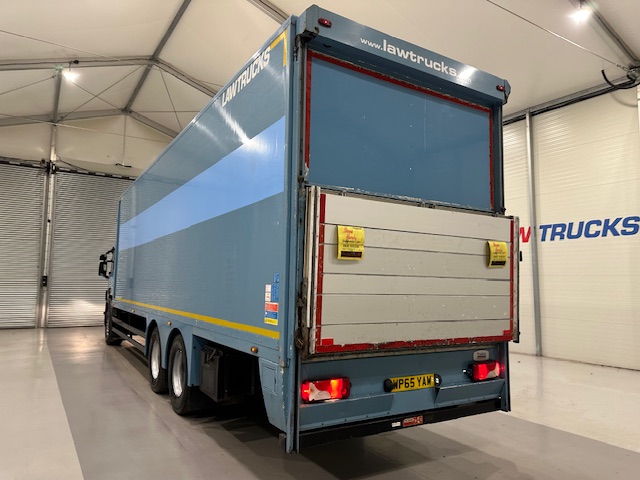 Scania P320 6×2 10 Tyre Rear Lift Insulated Box Van
