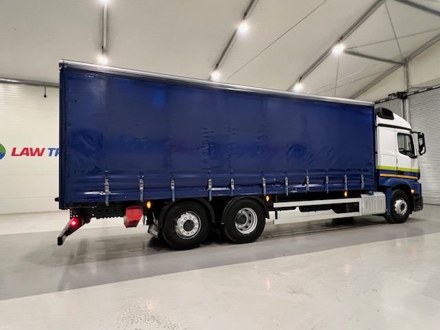 Mercedes Actros 2530 6×2 Sleeper Cab Curtainsider