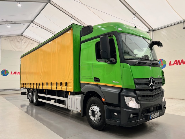 Mercedes Actros 2536 6×2 Sleeper Cab Curtainsider