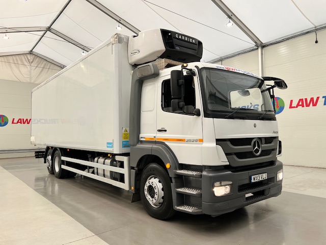 Mercedes Axor 2529 6×2 Rear Lift Sleeper Cab Fridge Box