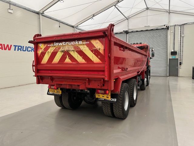 Hino 3241 700 8×4 Sleeper Cab Steel Tipper
