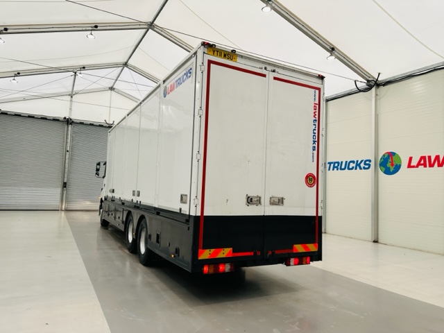 Mercedes 2543 6×2 10 Tyre Rear Lift Sleeper Cab Box Van