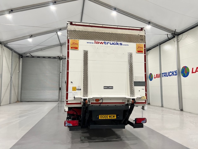 MAN TGM 18.250 4×2 Sleeper Cab Curtainsider