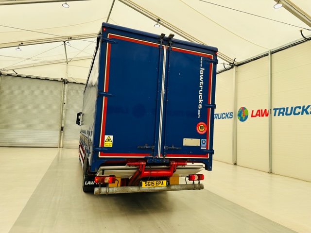 Mercedes Actros 1824 Day Cab Curtainsider