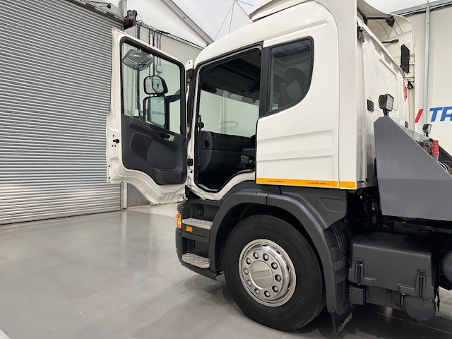 Scania P310 6×2 10 Tyre Rear Lift Tilt and Slide Recovery