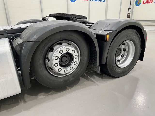 DAF XF105 460 6×2 Super Space Cab Tractor Unit
