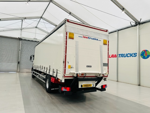 MAN TGM 18.250 Sleeper Cab Curtainsider