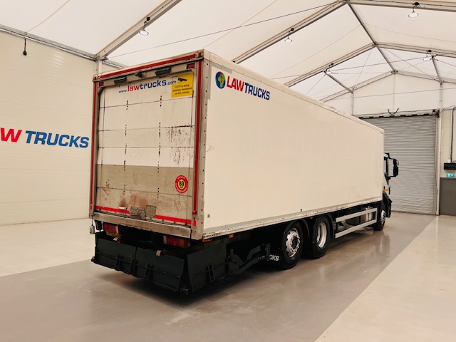 Iveco Stralis 310 AT Euro 6 6×2 Box Van