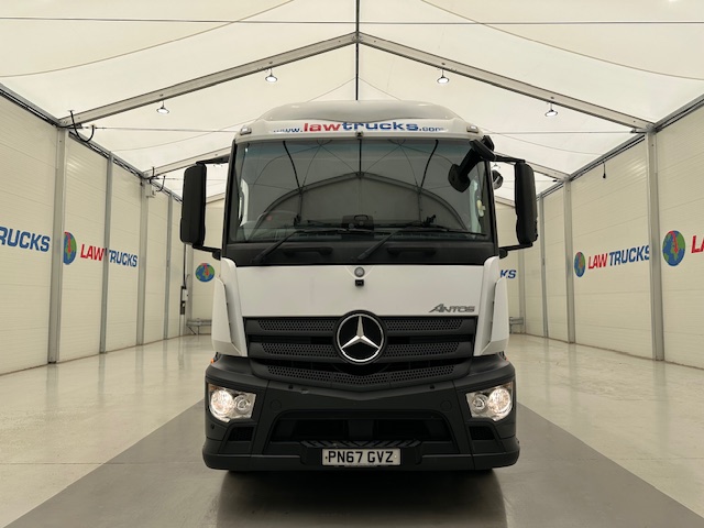 Mercedes Antos 2532 6×2 Rear Lift Day Cab Fridge Box